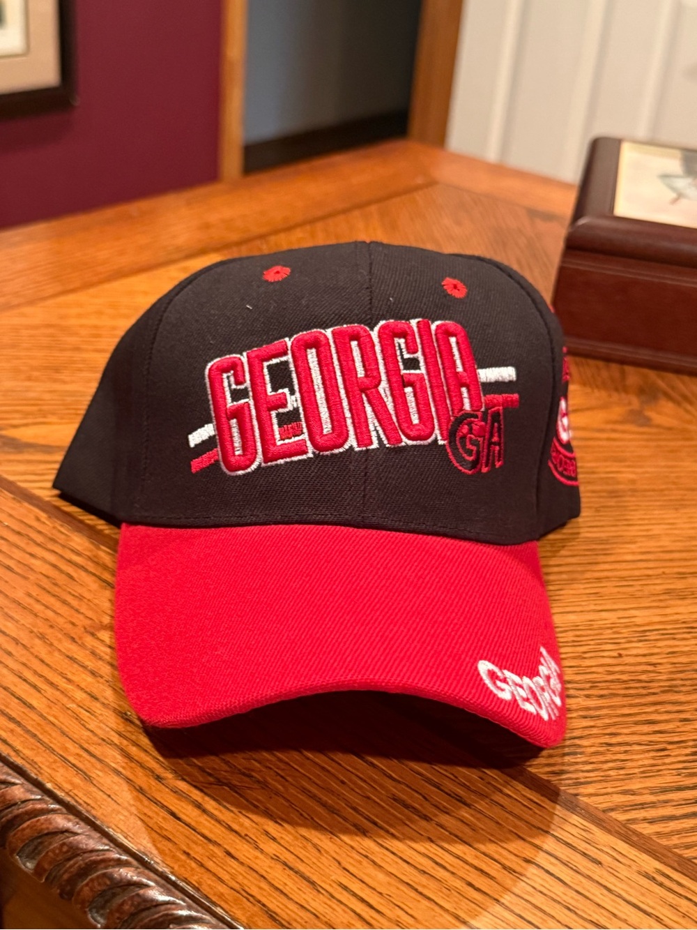 Georgia Bulldogs Black & Red Like New